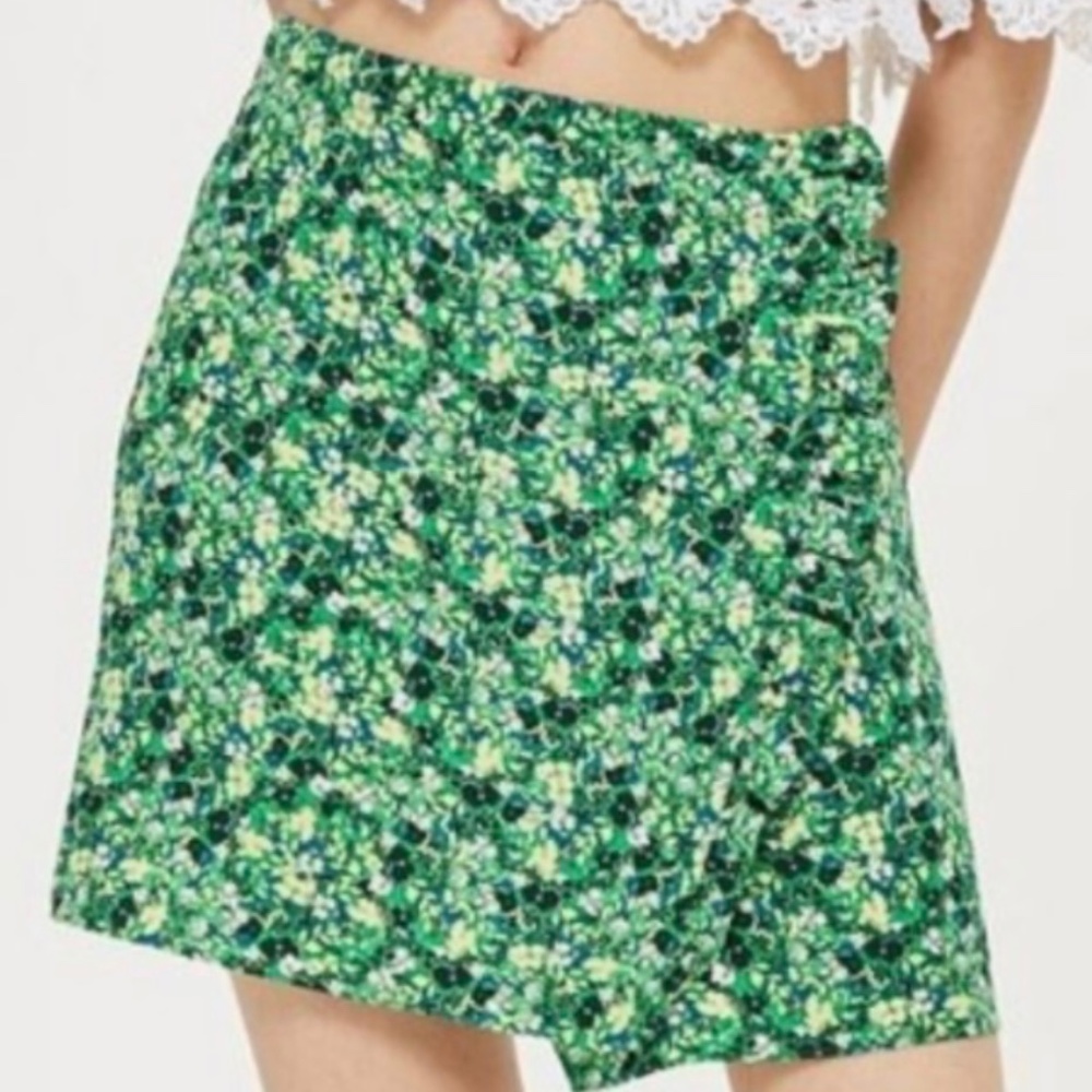 Topshop Green Floral Wrap Skirt with Ruffle  Size 6